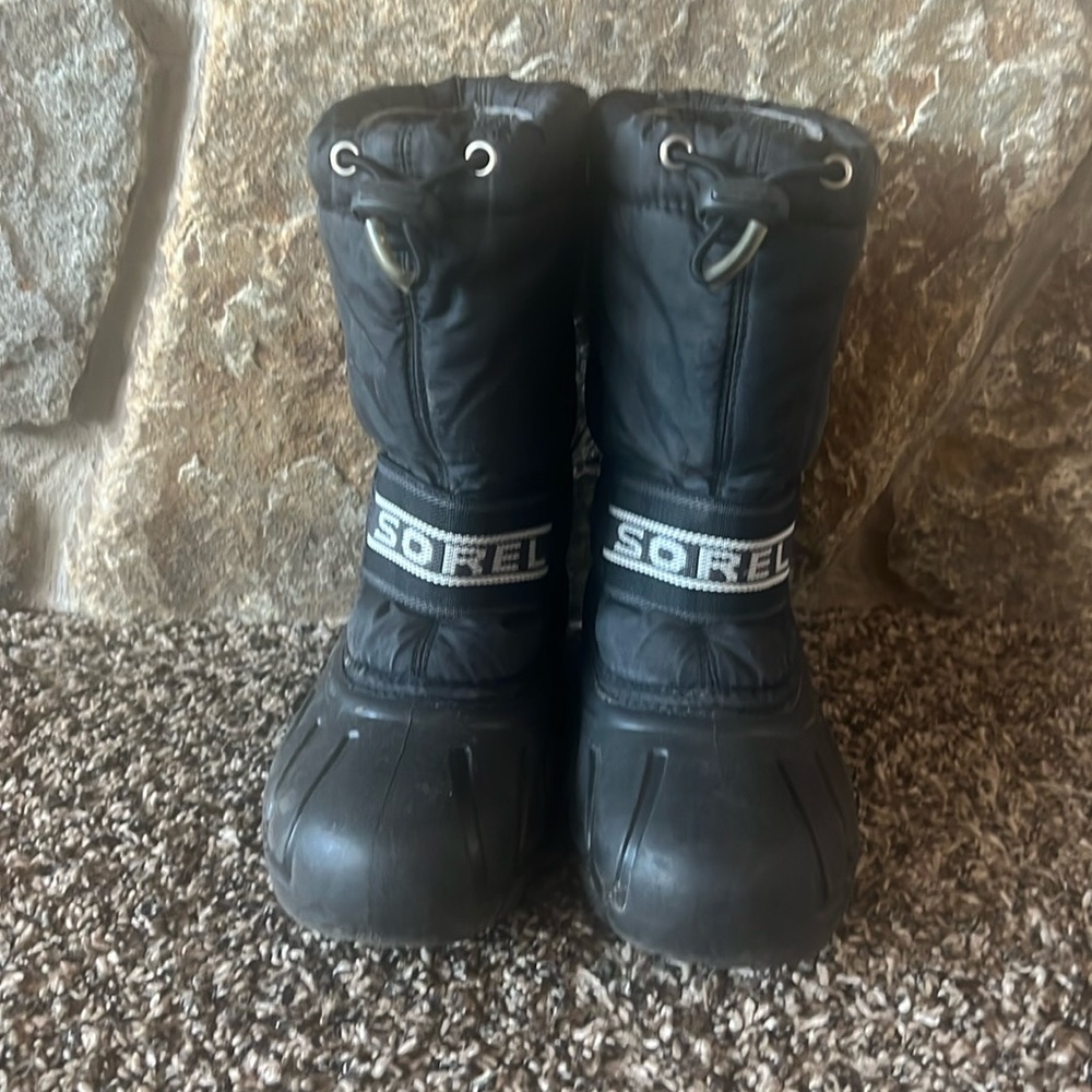 Sorel size 13 child snow boot